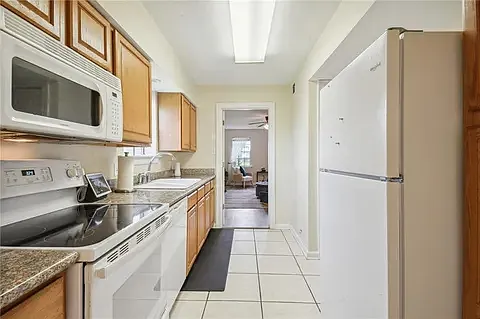 6220 Colbert St — Photo 4