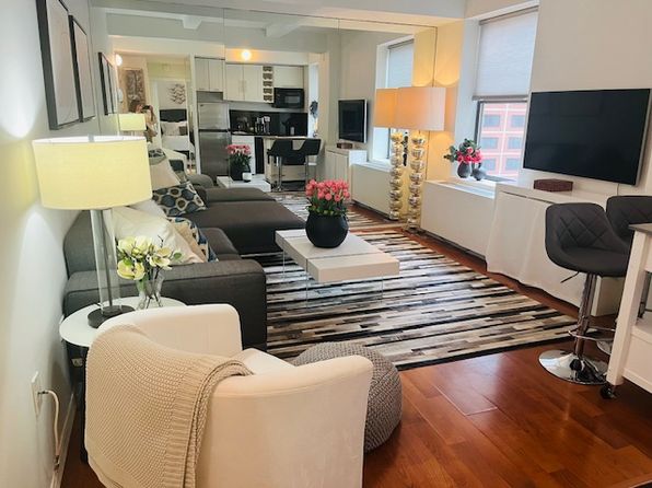 150 W 51st St APT 1420