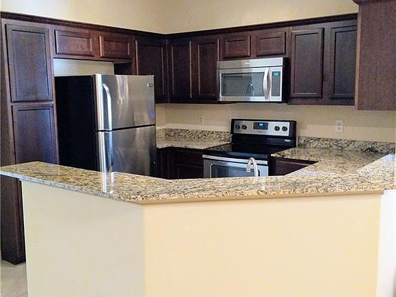 3rd image of 1541 Cozy Dr