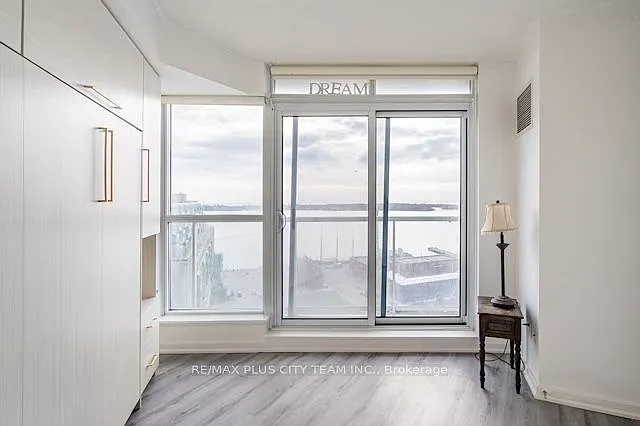 208 Queens Quay W #1608 — Photo 9