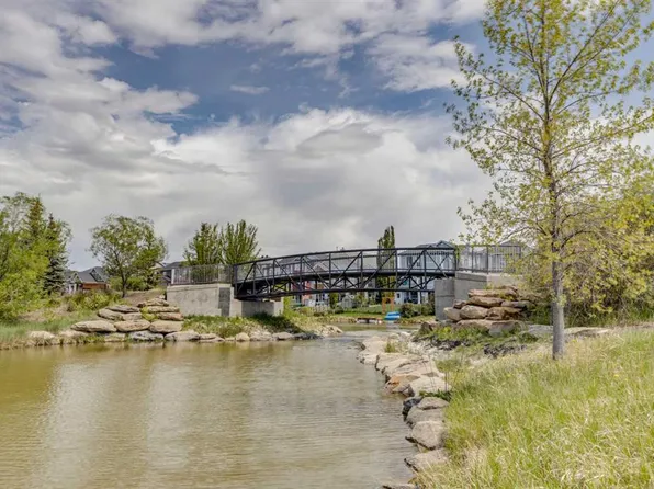 212 SE Bayside Point SW, Airdrie, AB T4B 0V3