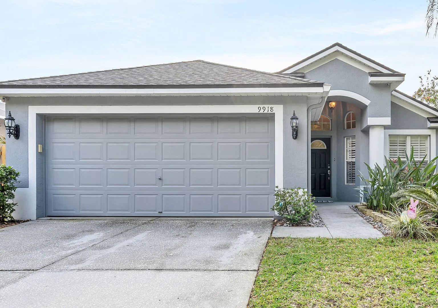 Elegant 3BD/2BA Pool Home, In Beautiful Community and Walkable Amenities — Photo 1
