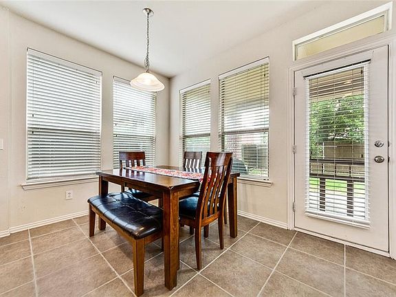 3rd image of 10521 Bolivar Dr