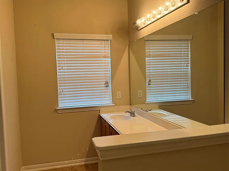 8127 Almera Falls Dr — Photo 12