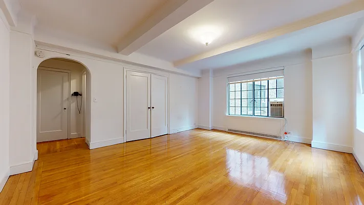 Rented by Bond New York | media 19