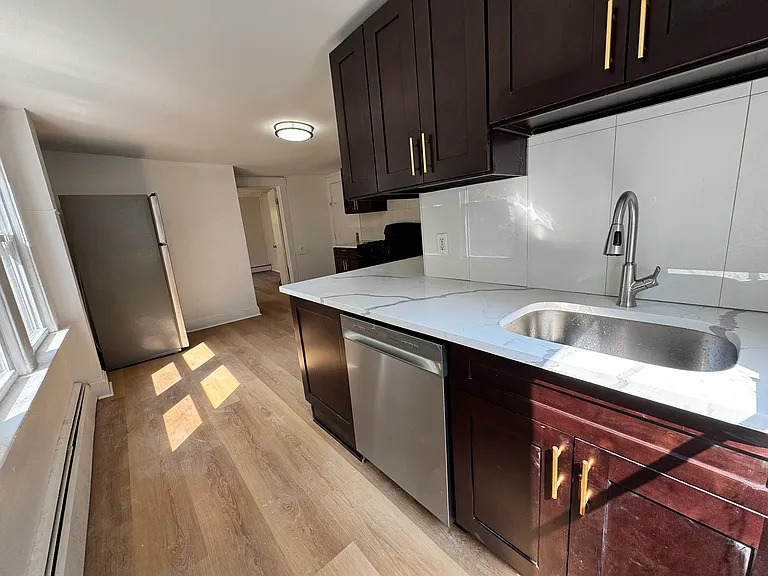 86 Emerson St #1 — Photo 7