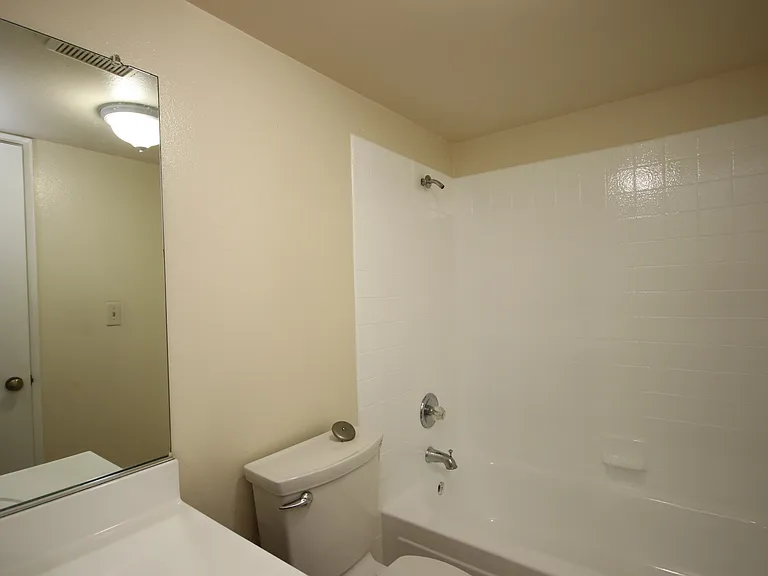 511 N Avenue 66 #C — Photo 16