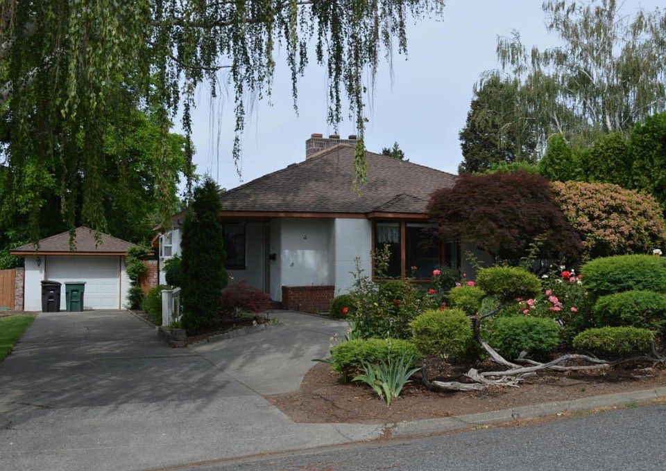 1st image of 916 S 23rd Ave