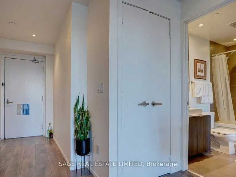 159 Dundas St E #3302 — Photo 2