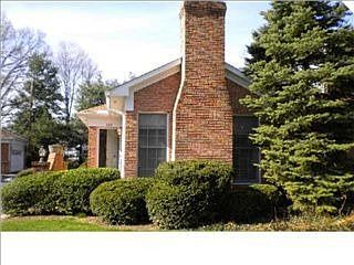 5th image of 633 Breckenridge Ln