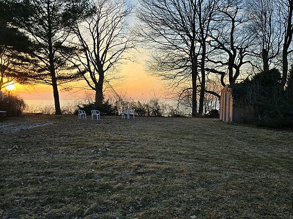 3rd image of 1448 Lake Blvd