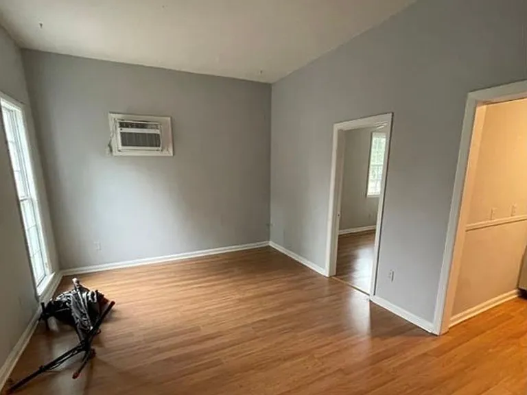 112 Houston St — Photo 8