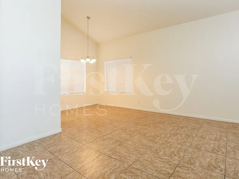 4333 Matinee Ave — Photo 5