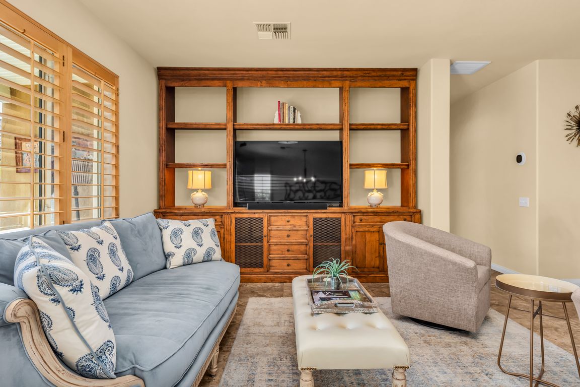 next background image