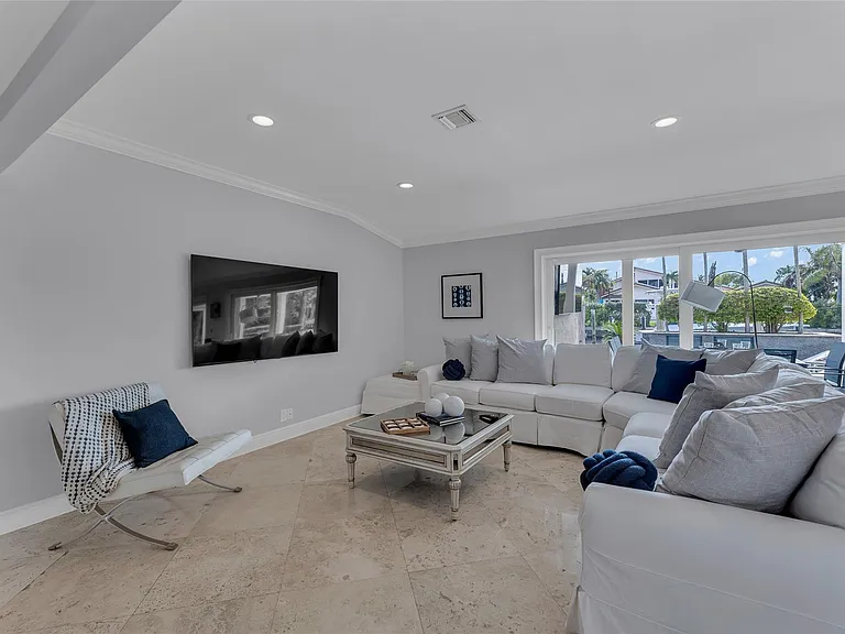 272 Imperial Ln — Photo 10