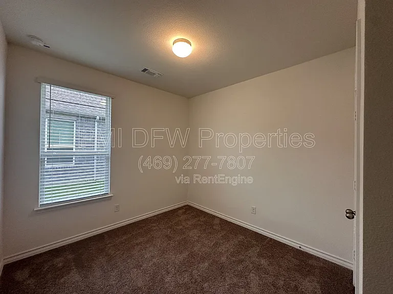 663 Saxony Dr — Photo 14