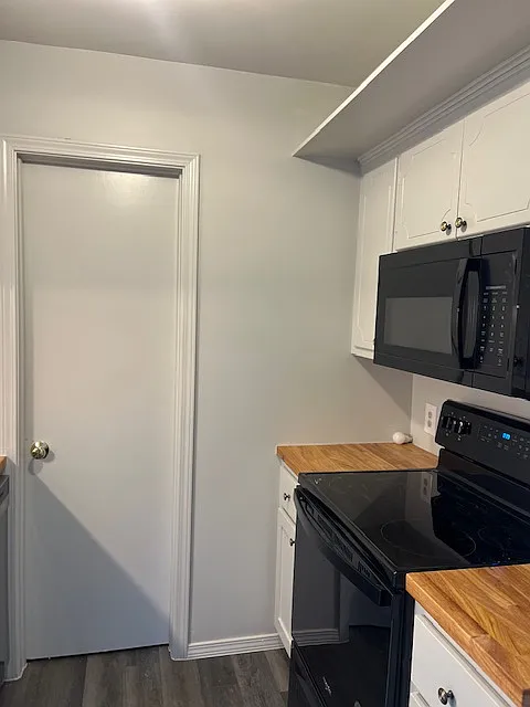 3 bed, 2.5 bath, 1496 sqft, $1,800 — Photo 3