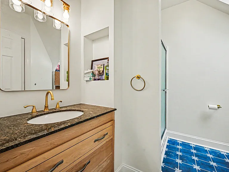 301 Helmsdale Dr — Photo 25