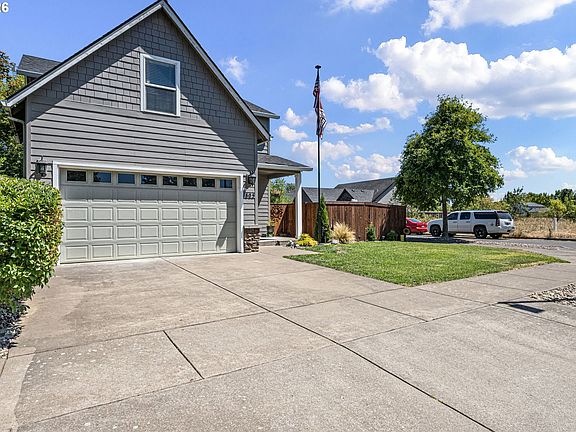 3rd image of 1805 Enchantment Dr