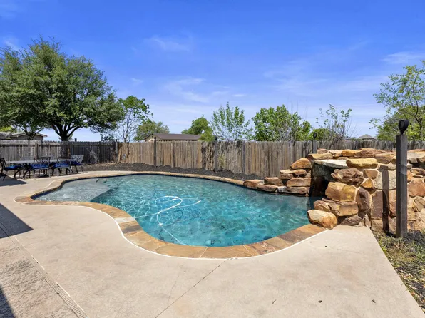 317 Cockrill St, Hutto, TX 78634