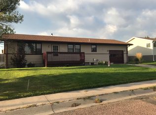 1745 Kings Rd, Gering, NE 69341