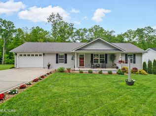 907 Kemah Ln, Crossville, TN 38572