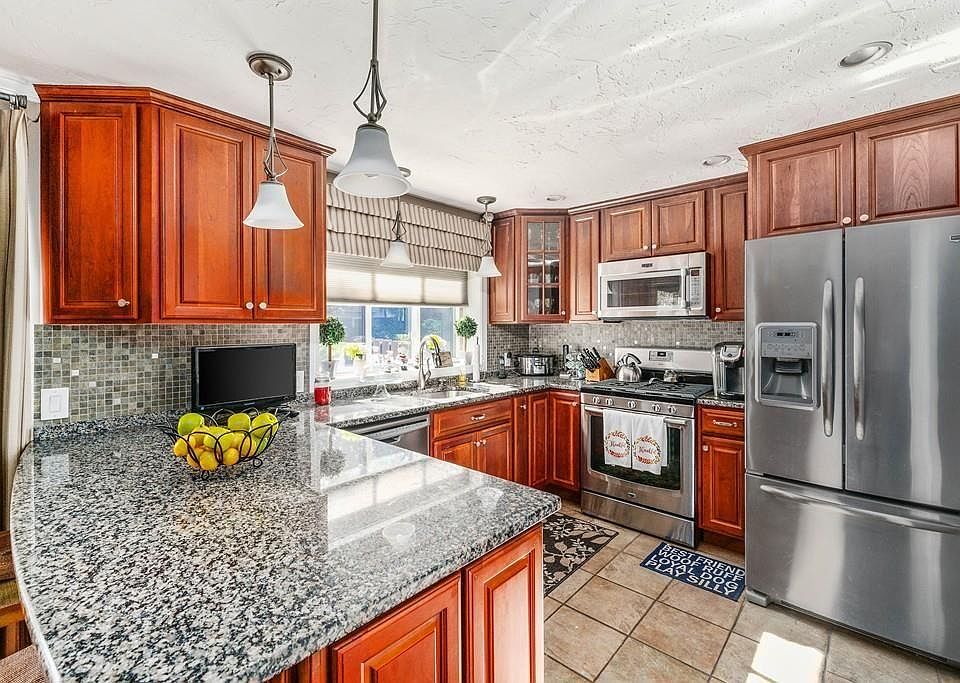 399 Pond St, Braintree, MA 02184 Zillow
