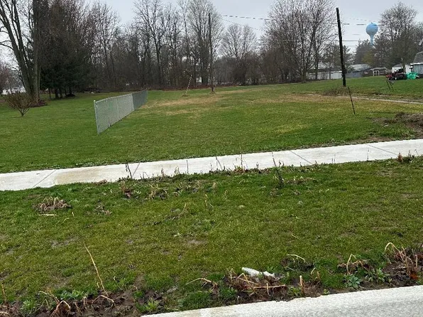 226 Strong St, Reading, MI 49274