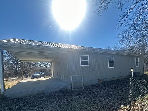 2nd image of 286 Nichols Rd