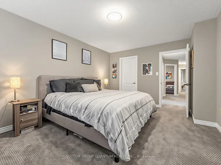 581 Grant Way #UPPER — Photo 19