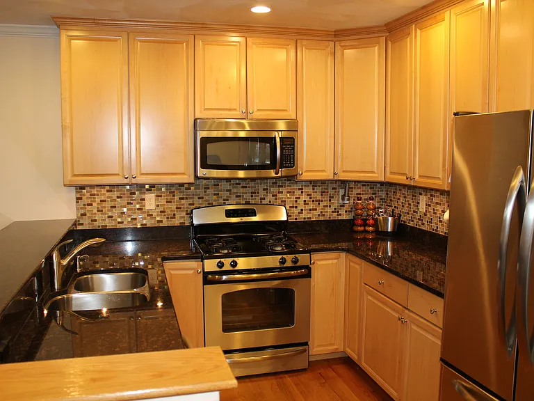 360 A Charles St #4 — Photo 2