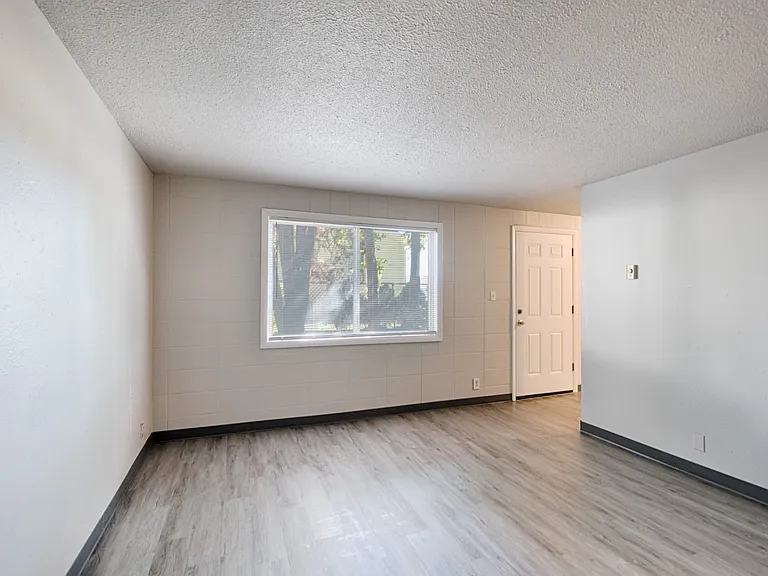 2003 E Linden St #2 — Photo 7