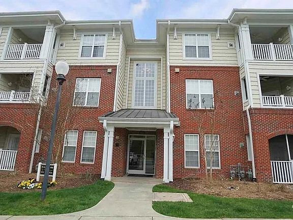 3rd image of 834 Providence Glen Dr #834