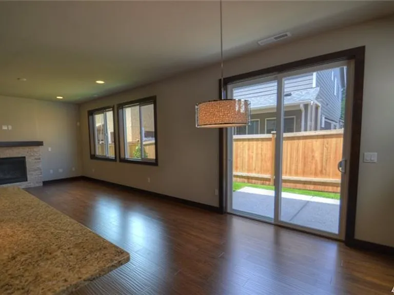 19414 Meridian Dr SE — Photo 8