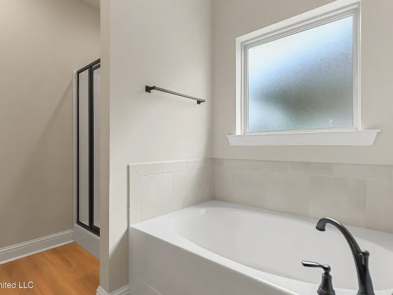 3766 Hamilton Dr — Photo 9