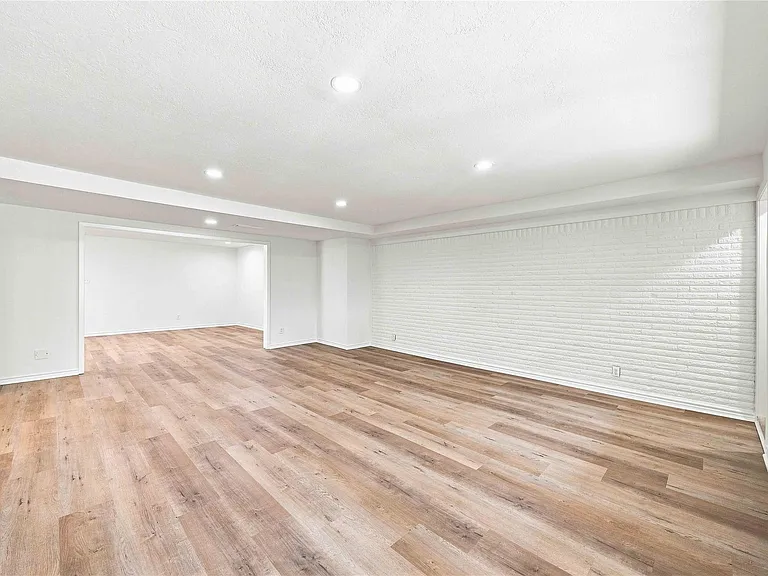 6215 Queensloch Dr — Photo 5