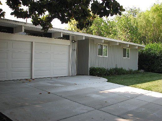 1st image of 985 Moreno Ave