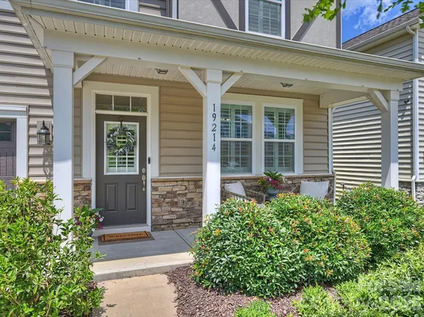 19214 Hawk Haven Ln, Charlotte, NC 28278