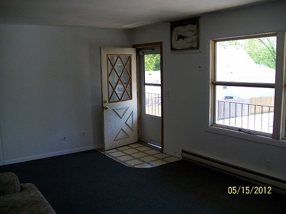 2nd image of 410 N 5th St APT 6