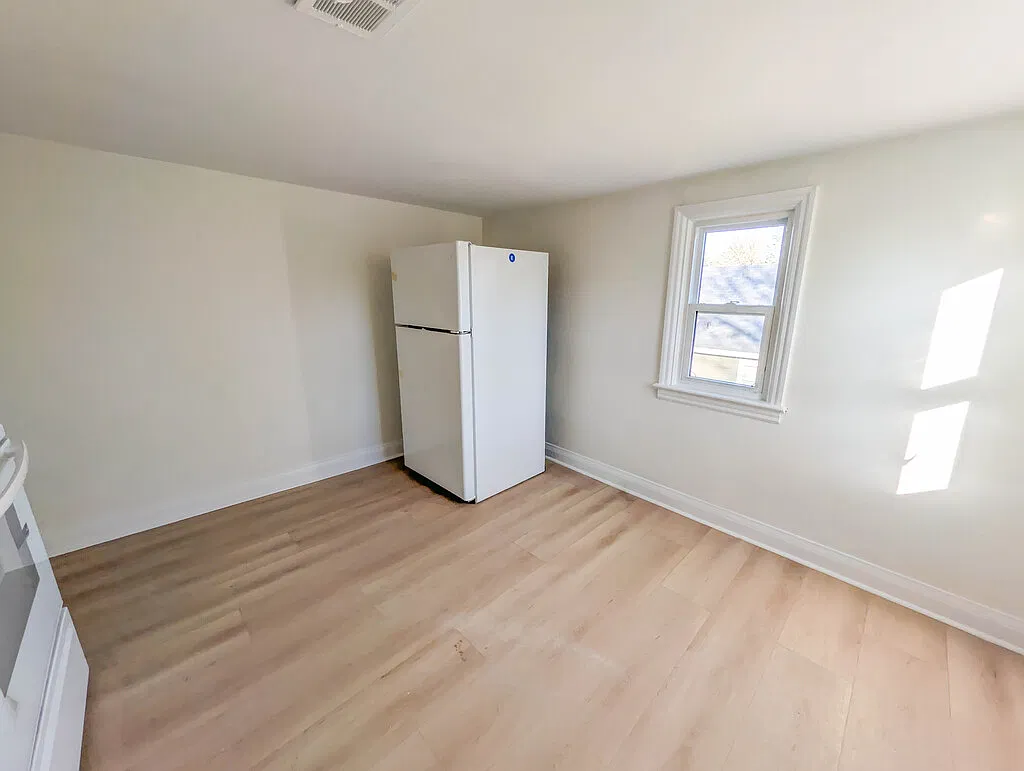 6530 Ash Street - Unit 6 — Photo 4