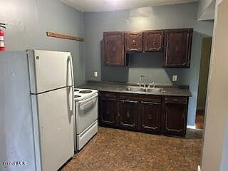 3rd image of 95 Clinton Avenue