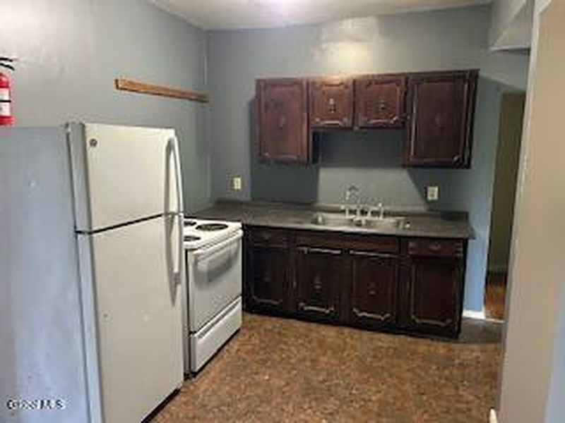 3rd image of 95 Clinton Avenue