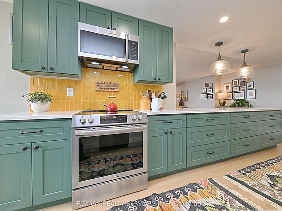 5th image of 20 Cherrytree Dr #905