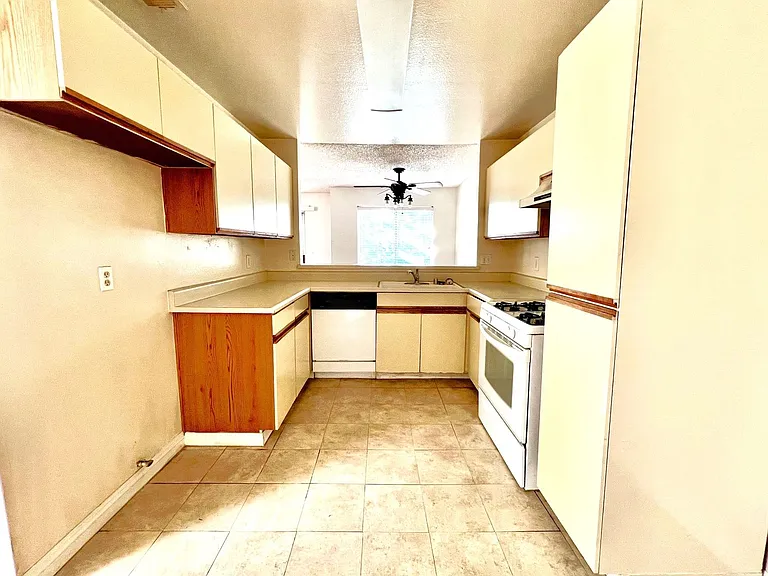 2410 N Towne Ave #3 — Photo 5