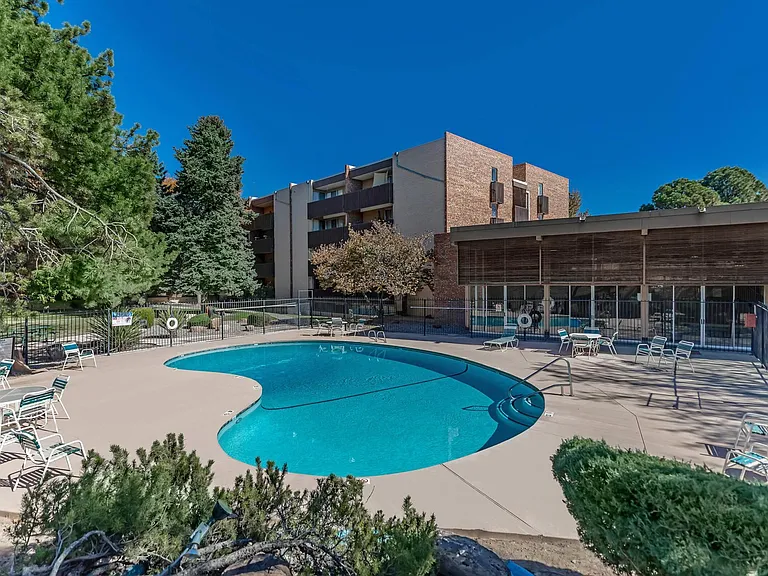 Villa Apartments — Photo 89