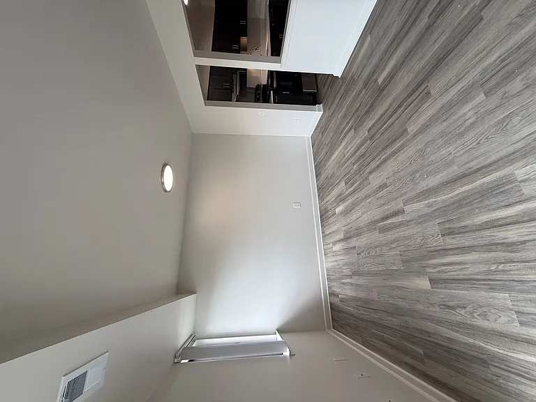 Franklin River Apartments — Photo 52