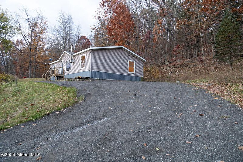 3rd image of 1124 Keyserkill Road