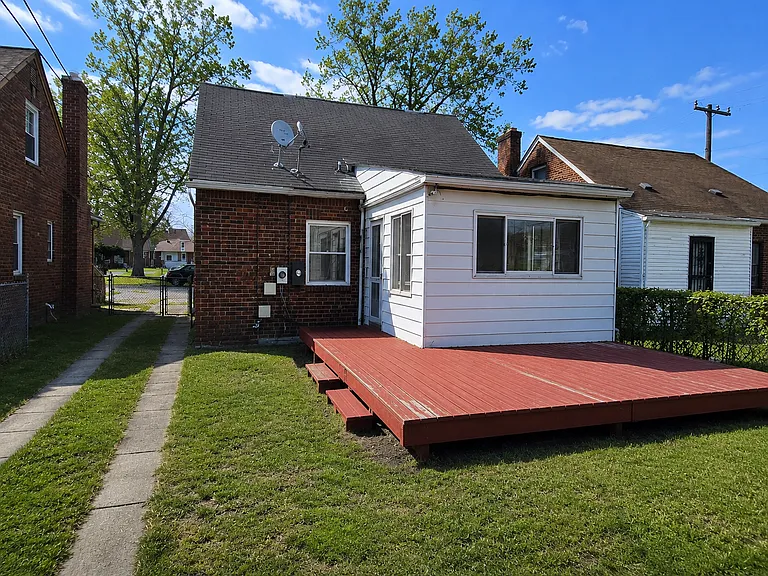 16811 Cruse St — Photo 3