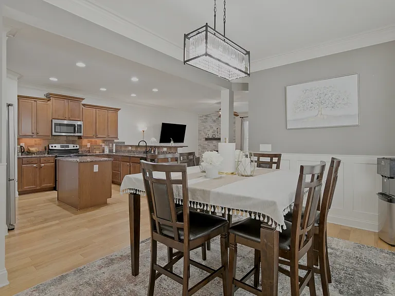 73 Falconridge Dr — Photo 11