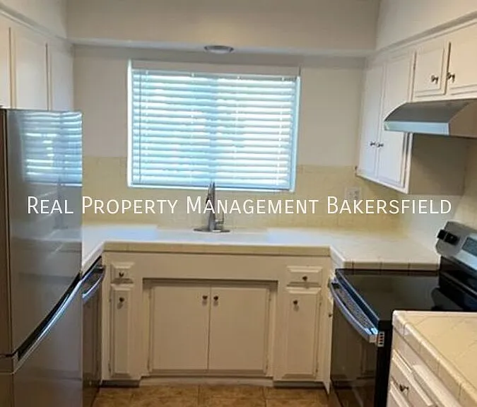 2423 Olive St #2423 — Photo 2